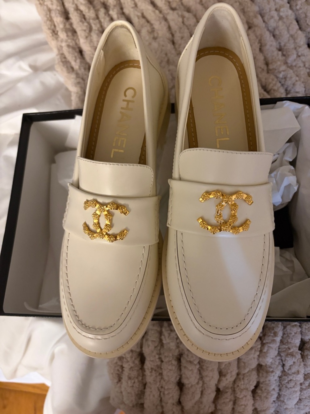CHANEL Cream Leather Loafers with Gold CC Emblem - Picture 2 of 5